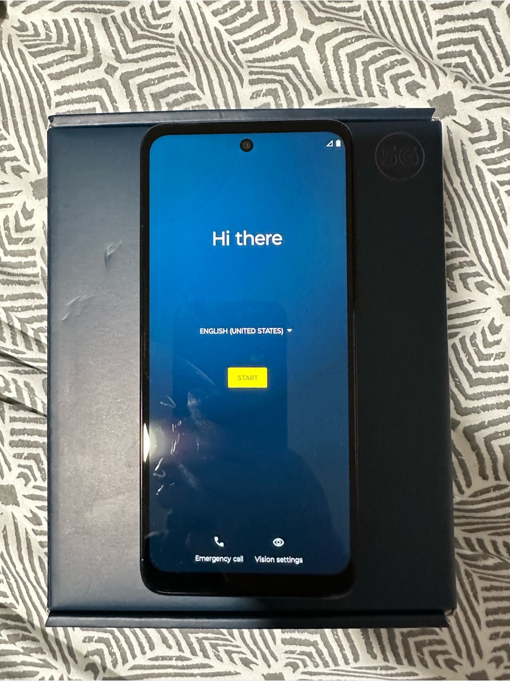 Motorola Moto G (2022) 5G Smartphone - Black - Picture 2 of 8